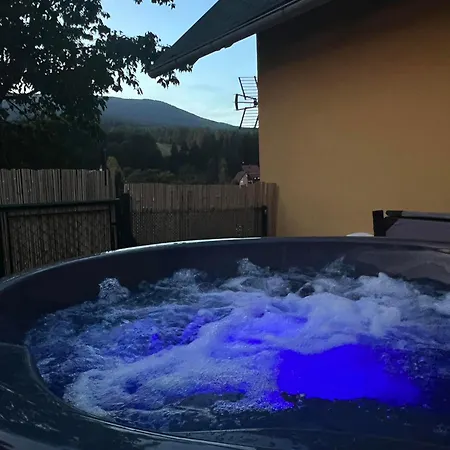 U Lesa * 乌帕河畔斯沃博达